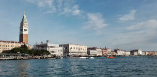 Venezia, romanzi e flash mob…