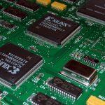 Netcrash: di cyber thriller, pseudonimi e traduzioni in inglese